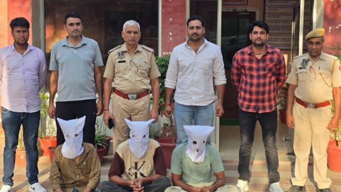Gang that robbed a businessman after holding him hostage in a car busted. Gang that robbed a businessman after holding him hostage in a car busted.