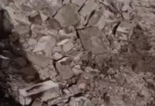 जर्जर हवेली का छज्जा गिरने से महिला की मौत Woman dies after balcony of dilapidated mansion collapses.