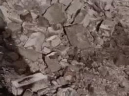 जर्जर हवेली का छज्जा गिरने से महिला की मौत Woman dies after balcony of dilapidated mansion collapses.