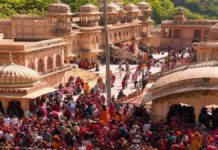 सोमवती अमावस्या पर धर्ममय हुई छोटी काशी: गलता कुंड में उमड़ा आस्था का सैलाब 'Chhoti Kashi' immersed in a spiritual atmosphere on Somvati Amavasya.