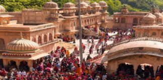 सोमवती अमावस्या पर धर्ममय हुई छोटी काशी: गलता कुंड में उमड़ा आस्था का सैलाब 'Chhoti Kashi' immersed in a spiritual atmosphere on Somvati Amavasya.