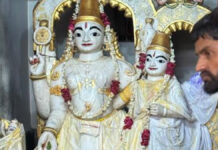 केसर जल-आमरस से भरे 81 कलशों से किया ठाकुरजी का अभिषेक