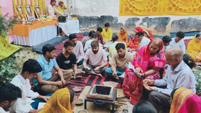 Youths offered oblations at the five-altar Gayatri Mahayagya held at Khwas Ji Ka Bagh.