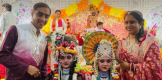 श्रीकृष्ण-रुक्मणि विवाह उत्सव के साथ भाव-विभोर हुए श्रद्धालु Devotees filled with emotion during the Shri Krishna-Rukmini wedding celebration.