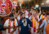 माता के दरबार में रातभर बही भक्ति की गंगा A river of devotion flowed all night long at the Mother's shrine.