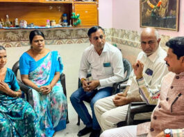 मंदिर से लौट रही बुजुर्ग महिला को पटक कर लूटे 4.23 लाख के गहने Elderly Woman Returning from Temple Tackled and Robbed of Jewelry Worth ₹4.23 Lakhs