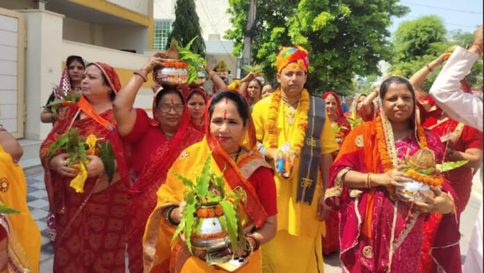 Shri Ram Katha begins in Muralipura with a Kalash Yatra.