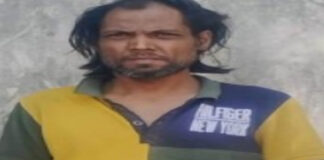 भजन-कीर्तन में शामिल होकर मोबाइल चुराने वाला शातिर नशेड़ी गिरफ्तार Cunning drug addict arrested for stealing mobile phones.