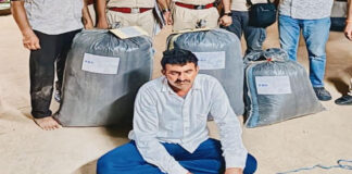 1 लाख के इनामी तस्कर के नेटवर्क से जुड़े सहयोगी गिरफ्तार Accomplices linked to the network of a smuggler carrying a reward of ₹1 lakh arrested.