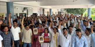 संविदा नर्सों की बहाली और मुआवजे की मांग को लेकर जयपुरिया अस्पताल में किया नर्सेज ने विरोध प्रदर्शन