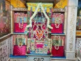 वैष्णव भक्तजन चार घंटे सेवा देकर तैयार करेंगे श्री राधा सरस बिहारी जी का फूल बंगला