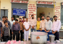 पूर्णिमा पर श्री श्याम गो सेवा परिवार ने किया पांच हजार लोगों को मिल्क रोज का वितरण