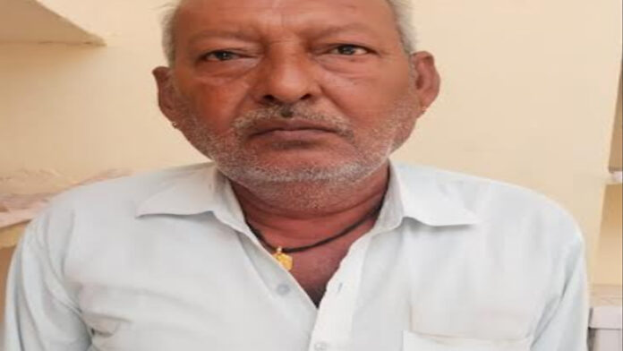 Assistant Administrative Officer arrested for accepting a bribe in exchange for filing an Anganwadi notice.