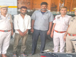सील गोदाम का ताला तोड़ सरकारी कस्टडी से नकली खाद चोरी की कोशिश करने वाले दो गिरफ्तार Two arrested for attempting to steal fake fertilizer