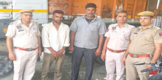 सील गोदाम का ताला तोड़ सरकारी कस्टडी से नकली खाद चोरी की कोशिश करने वाले दो गिरफ्तार Two arrested for attempting to steal fake fertilizer