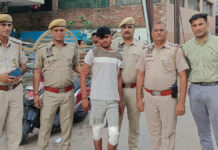 मंदिर से लौट रही वृद्धा को पटककर सोने की चेन लूटने वाले मुख्य आरोपी सहित तीन गिरफ्तार Three arrested, including the main accused, for snatching a gold chain.