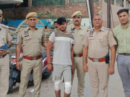 मंदिर से लौट रही वृद्धा को पटककर सोने की चेन लूटने वाले मुख्य आरोपी सहित तीन गिरफ्तार Three arrested, including the main accused, for snatching a gold chain.