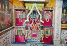 श्री सरस निकुंज में सजेगी ठाकुरजी की भव्य फूल बंगला झांकी A magnificent 'Phool Bangla' tableau of Thakurji will be set up at Shri Saras Nikunj.