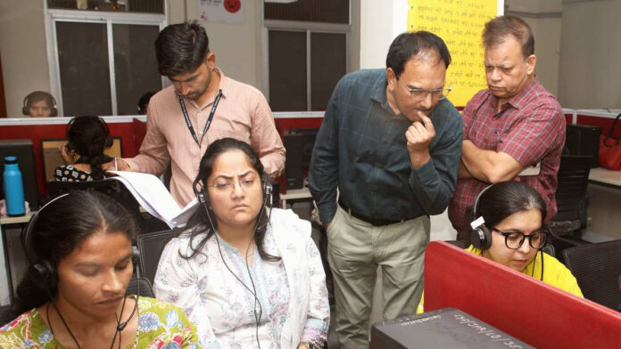 Shivangi Swarnakar inspected the Rajasthan Sampark Portal Center. Shivangi Swarnakar inspected the Rajasthan Sampark Portal Center.