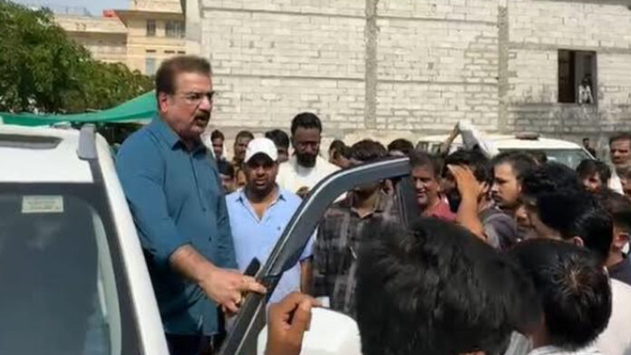 Khachariyawas surrounded the government in the case of contract worker Deepak Charwal.