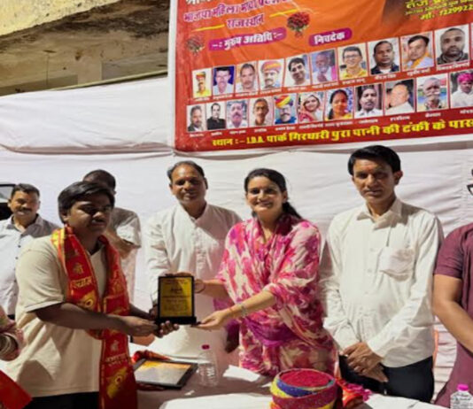 गिरधारीपुरा में मेधावी विद्यार्थियों का सम्मान: शिक्षा को बताया सफलता की सबसे बड़ी कुंजी Meritorious students felicitated in Girdharipura