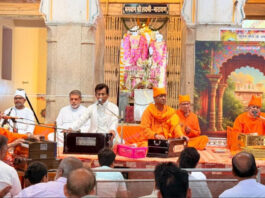 140 ढोढा-चटनी का भोग अर्पित: सद्गुरु टेऊँराम जी की सजी दिव्य झांकी 140 Offerings of Dhodha and Chutney