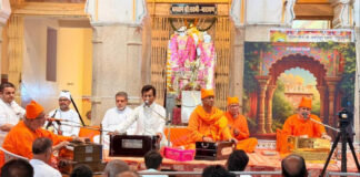 140 ढोढा-चटनी का भोग अर्पित: सद्गुरु टेऊँराम जी की सजी दिव्य झांकी 140 Offerings of Dhodha and Chutney