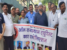 टैक्सी चालकों ने भरी हुंकार: मांगें नहीं मानीं तो करेंगे आंदोलन Taxi Drivers Roar: We Will Launch a Protest If Our Demands Are Not Met