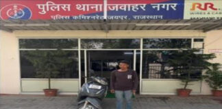 दुपहिया वाहन चुराने वाला शातिर वाहन चोर तौफीक गिरफ्तार Taufiq, a Cunning Two-Wheeler Thief, Arrested