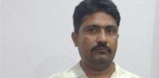 नेखमबंदी के नाम पर रिश्वत लेते राजस्व निरीक्षक गिरफ्तार Revenue Inspector arrested for accepting a bribe in the name of land demarcation.