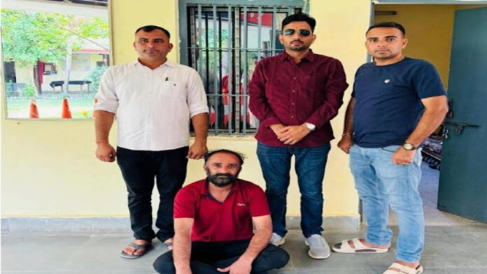 Drug smuggler with ₹25,000 bounty, absconding for six months, arrested.