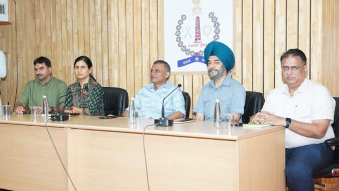 Senior Officials Interact with RAC Braves: Commended for Outstanding Service