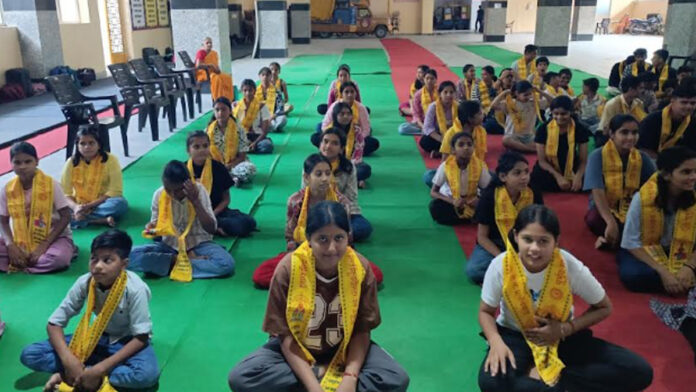 Children learnt the tricks of personality development in Utkarsh residential camp
