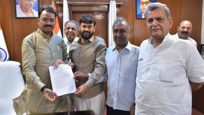 Transport operators met the Transport Minister regarding VLTD and permit issues.