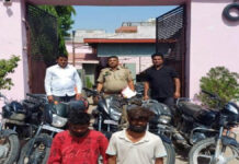 दुपहिया वाहन चुराने वाले दो शातिर वाहन चोर गिरफ्तार Two cunning two-wheeler thieves arrested.