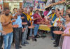 भगवान श्री झूलेलाल की महाआरती कर 101 परिंडे वितरित किये 101 water vessels were distributed after performing the Maha Aarti of Lord Shri Jhulelal.