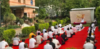 एसीबी राजस्थान मुख्यालय में अंतर्राष्ट्रीय योग दिवस पर सामूहिक योगाभ्यास का आयोजन Mass yoga session organized at the ACB Rajasthan headquarters on International Yoga Day.