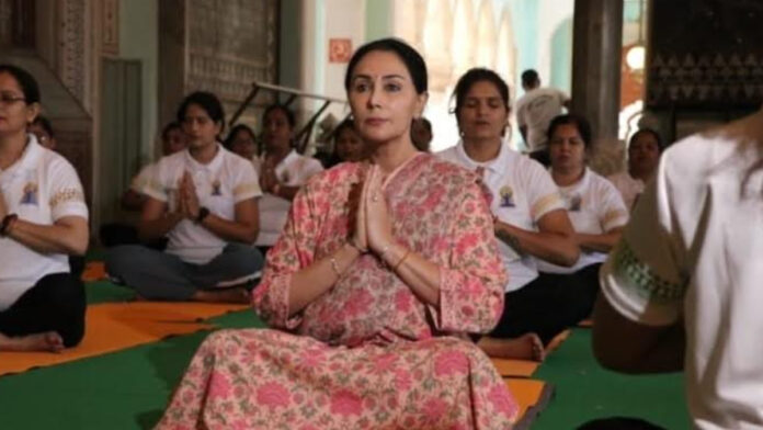 Deputy Chief Minister Diya Kumari performed yoga at Albert Hall on International Yoga Day. Deputy Chief Minister Diya Kumari performed yoga at Albert Hall on International Yoga Day.