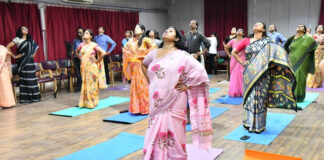 आईआईएस यूनिवर्सिटी और इंडिया इंटरनेशनल स्कूल में योग कार्यक्रम आयोजित Yoga program organized at IIS University and India International School