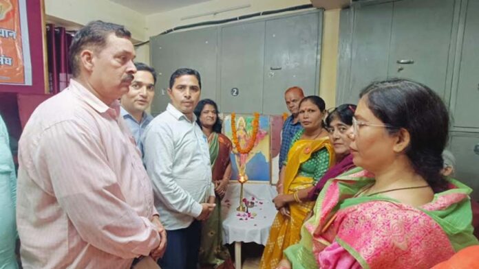 Anganwadi workers warned the government. Anganwadi workers warned the government.