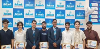 आकाश एजुकेशनल सर्विसेज़ लिमिटेड ने आने वाले डॉक्टरों को सम्मान देकर नेशनल डॉक्टर्स डे मनाया