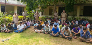 एरिया डोमिनेशन अभियान:3 युवतियों सहित 94 संदिग्ध हिरासत में 94 suspects, including 3 young women, taken into custody.