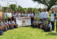 रघुकुल सेवक फाउंडेशन की पहल: एक पौधा माँ के नाम अभियान के तहत 551 पौधे रोपे An initiative by the Raghukul Sevak Foundation