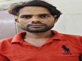 अश्लील फोटो-वीडियो से ब्लैकमेल करने वाला दस हजार का इनामी मथुरा से गिरफ्तार Person arrested for blackmailing with obscene photos and videos