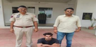 4.35 लाख नकद और जेवर चोरी करने वाला शातिर दबोचा Cunning thief who stole ₹4.35 lakh in cash and jewelry nabbed.