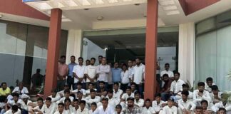 भरतपुर जिला क्रिकेट संघ के निलंबन के विरोध में आरसीए पहुंचे खिलाड़ी Players reached the RCA to protest against the suspension of the Bharatpur District Cricket Association.