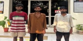 मास्टर की से बाइक चुराने वाले गिरोह के तीन बदमाश गिरफ्तार Three members of a gang that stole bikes using a master key arrested.