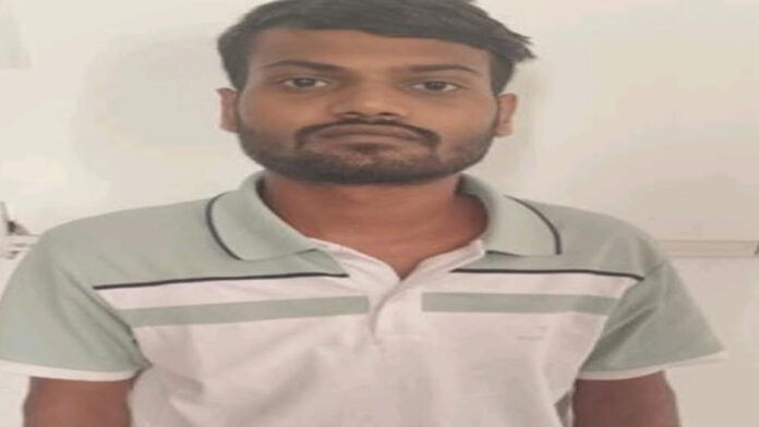 Accused who provided bank accounts to cyber fraudsters arrested from Nagpur. Accused who provided bank accounts to cyber fraudsters arrested from Nagpur.