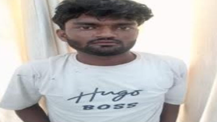 Youth arrested with an illegal country-made pistol. Youth arrested with an illegal country-made pistol.