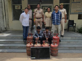 दो शातिर नकबजन गिरफ्तार, लग्जरी कार से करते थे सूने मकानों की रैली Two cunning burglars arrested.